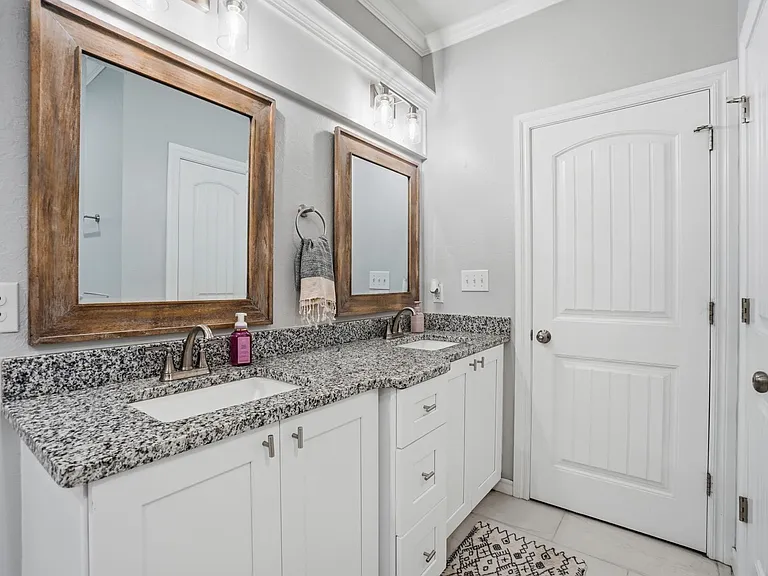 4254 Mesa Dr — Photo 25