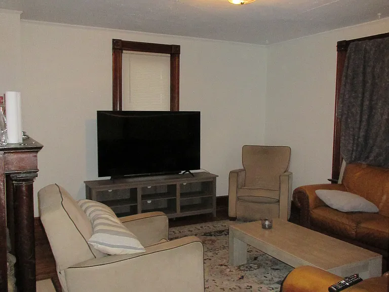 107 W State St — Photo 4