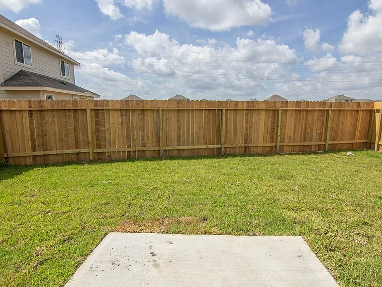 Hailey Harbor Dr — Photo 18