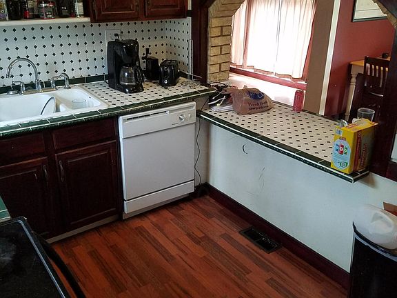 4th image of 1425 Crest St