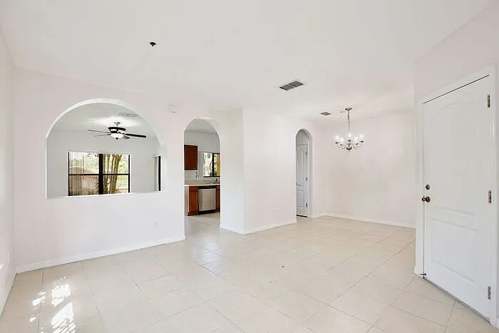 3 bed, 2.5 bath, 1659 sqft, $1,995 — Photo 4