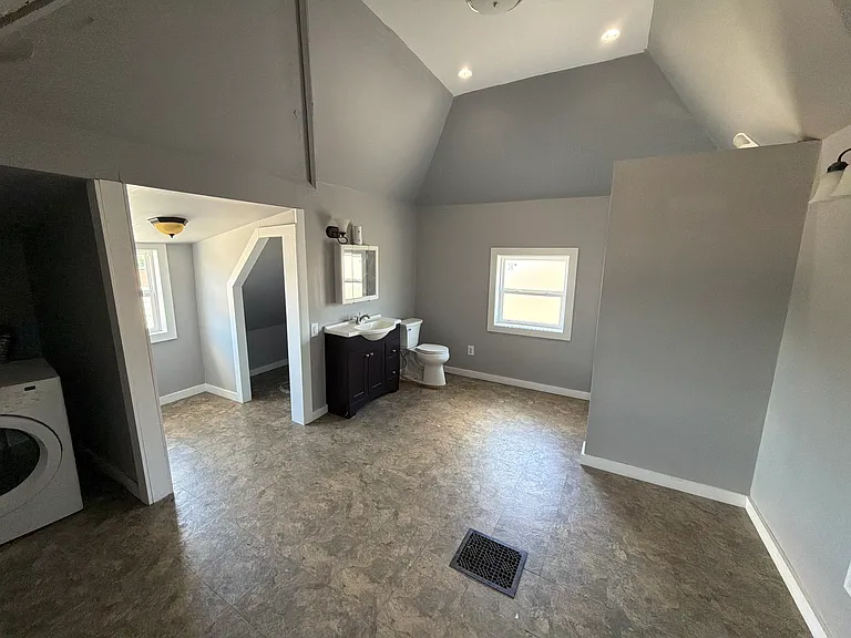225 W Carroll St #2 — Photo 7