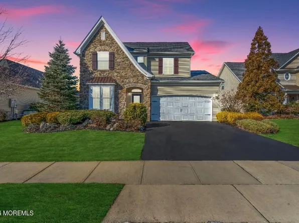 32 E Bosworth Boulevard, Farmingdale, NJ 07727