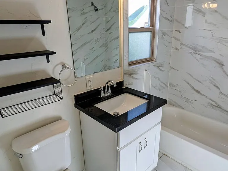 208 Granada Ave — Photo 6