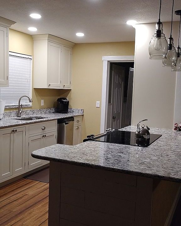 1st image of 612 Goodwin Ave