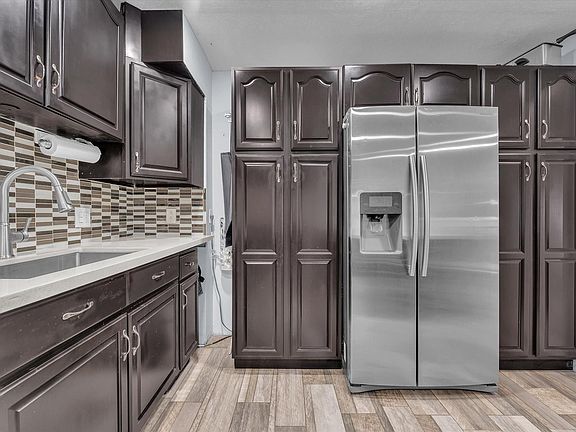 3rd image of 6022 NW 80th Avenue