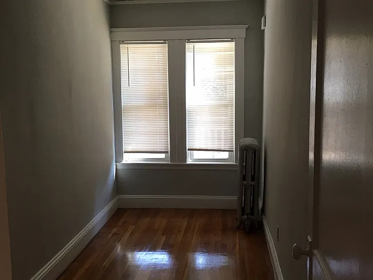 3 Bardwell St #1 — Photo 4
