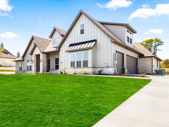 2nd image of 140 Oak Meadow Ln
