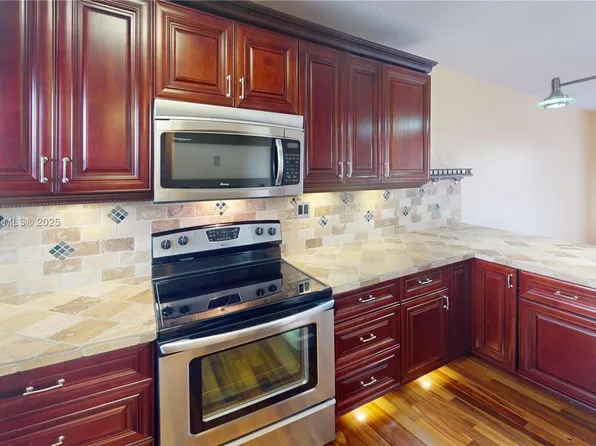 9641 Sunrise Lakes Blvd APT 306, Sunrise, FL 33322