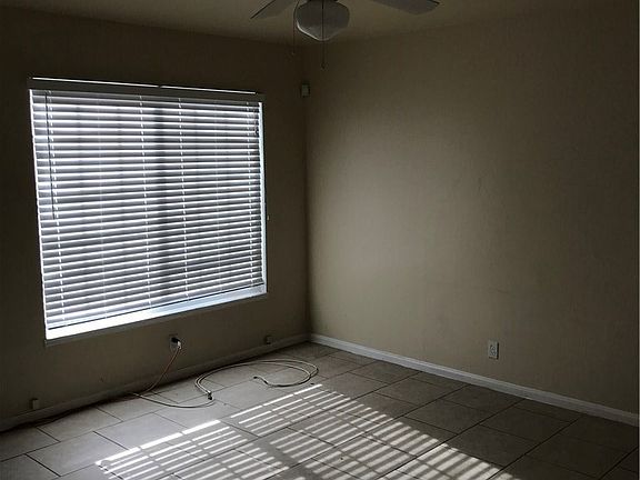 3rd image of 304 Maxine Ave