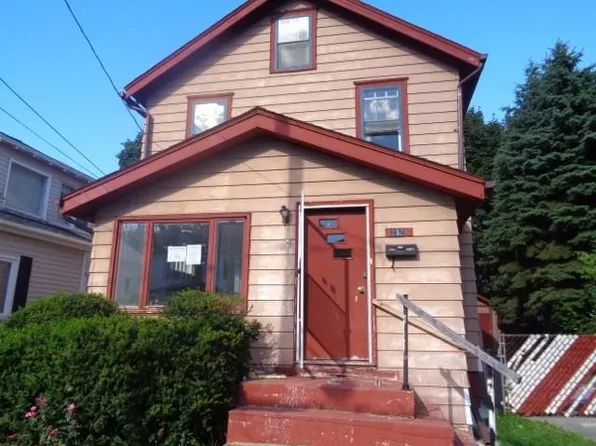 236 Malverne Dr, Syracuse, NY 13208