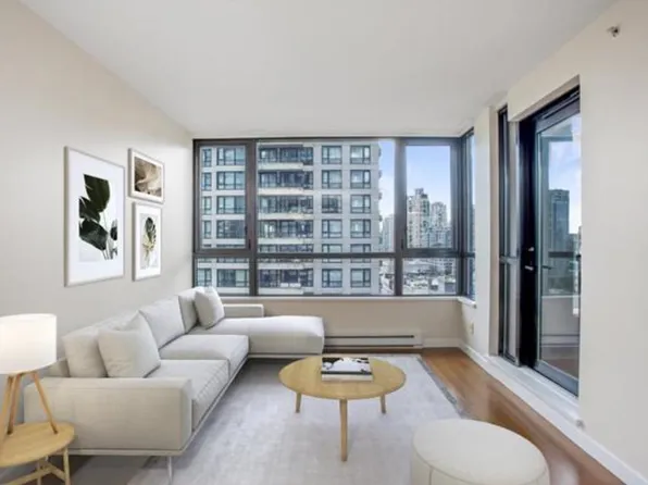 909 Mainland St #1606, Vancouver, BC V6B 1S3