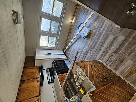 3rd image of 12 Ellis St