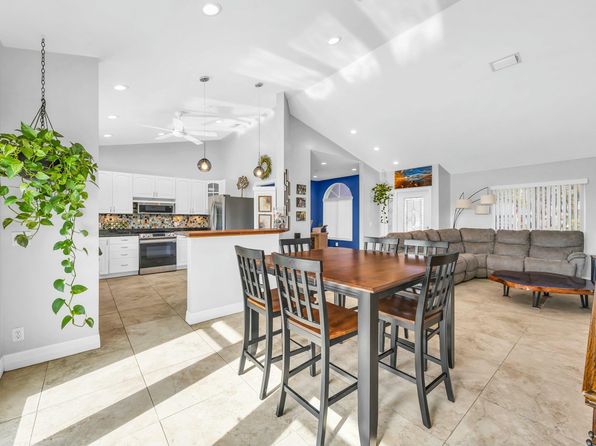 11 Hemlock Lane, Tequesta, FL 33469