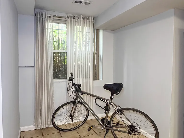 82 S St NW #A — Photo 8