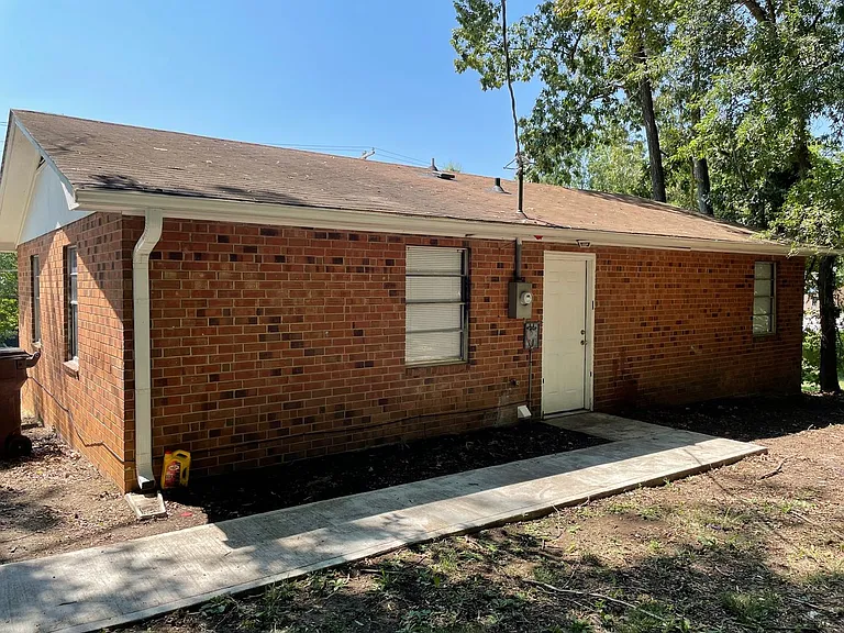 1009 Cassell St — Photo 16