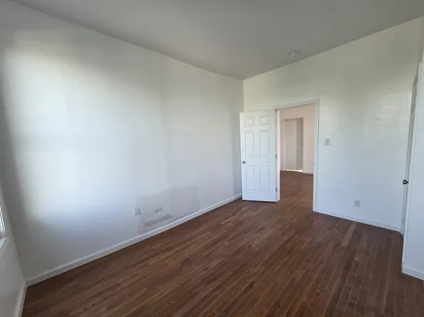 1103 Grand Avenue image 1 of 40