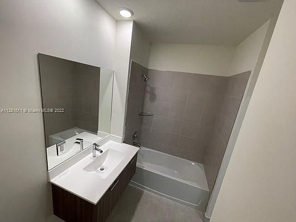5th image of 6455 NW 103rd Pl #304