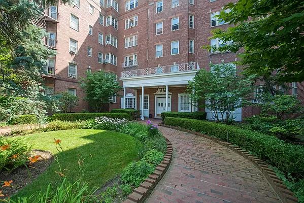 1st image of 84-49 168th St #5J