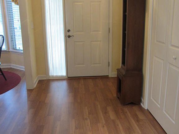 3rd image of 818 Myrtlewood Ct