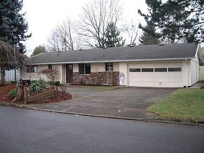 1st image of 8317 NE Lewis Dr
