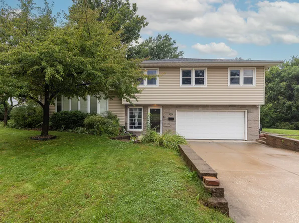 2715 8th St, East Moline, IL 61244