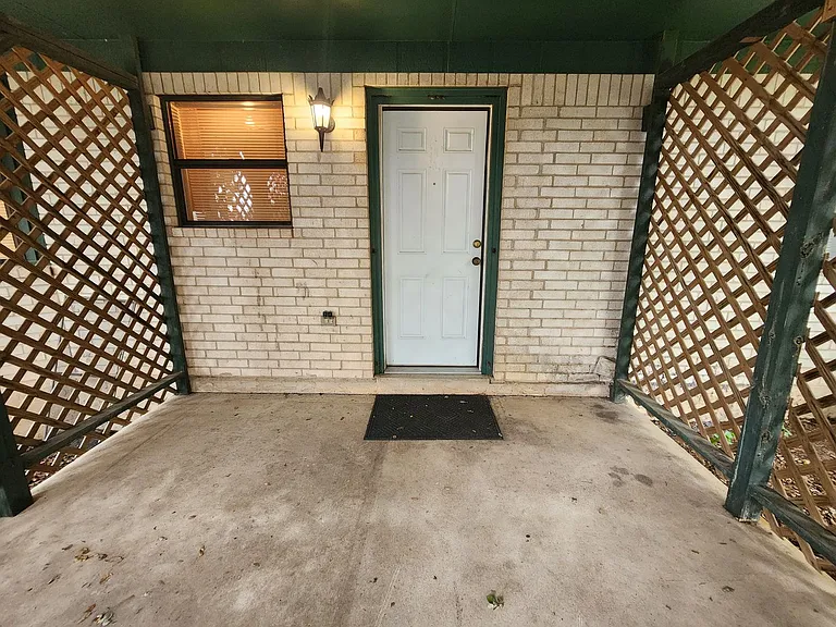 1274 Hillcrest Dr — Photo 17