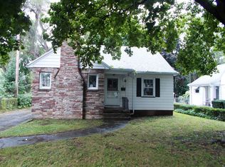 32 Sunset Dr, Rochester, NY 14618