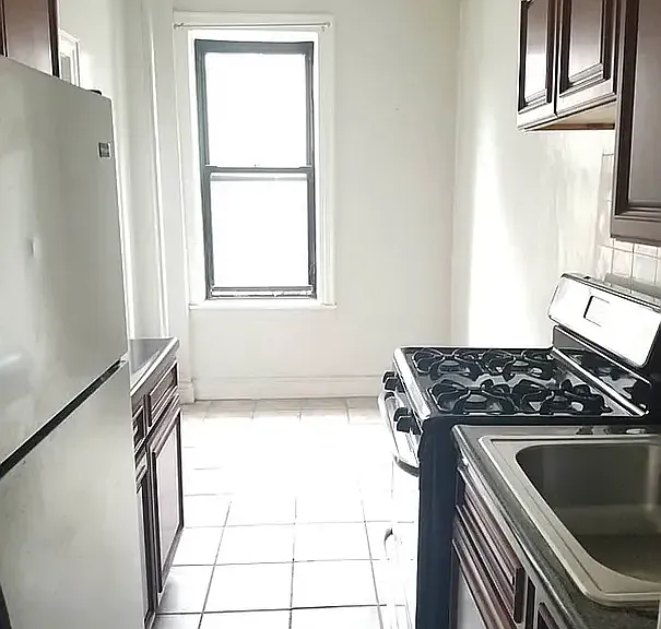 2101 Westbury Ct #3I — Photo 3