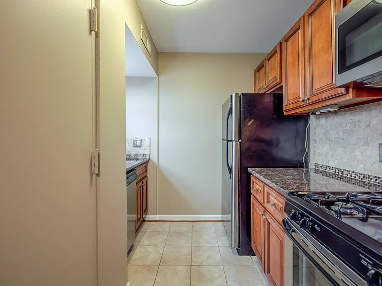 430 N Armistead St #303 — Photo 5