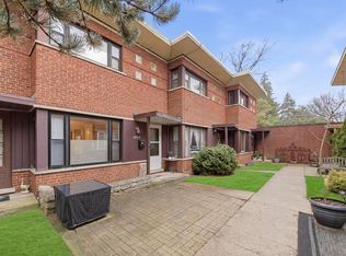 509 1/2 Ridge Rd, Wilmette, IL 60091