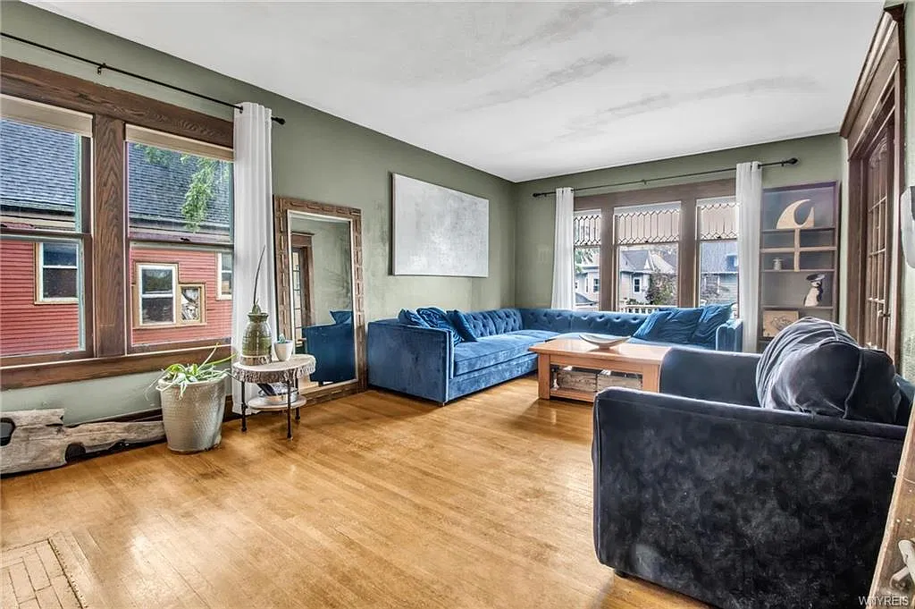 3 bed, 1600 sqft, $2,300 — Photo 4