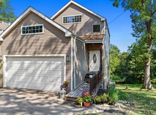 11608 Center Dr, Algonquin, IL 60102