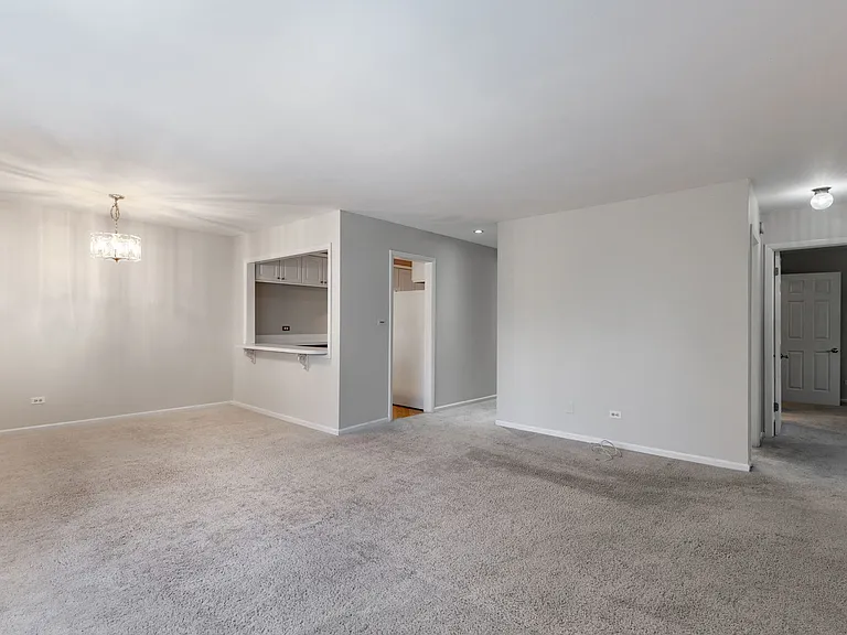 510 W Eastman St #2F — Photo 10