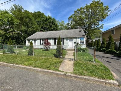 20 Manila Place, Bridgeport, CT, 06610