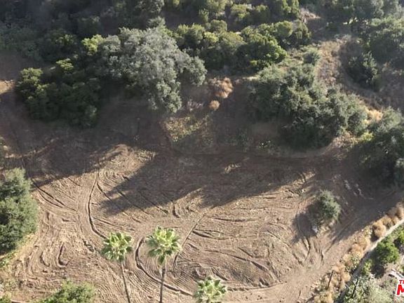 3rd image of 1037 Becklee Rd