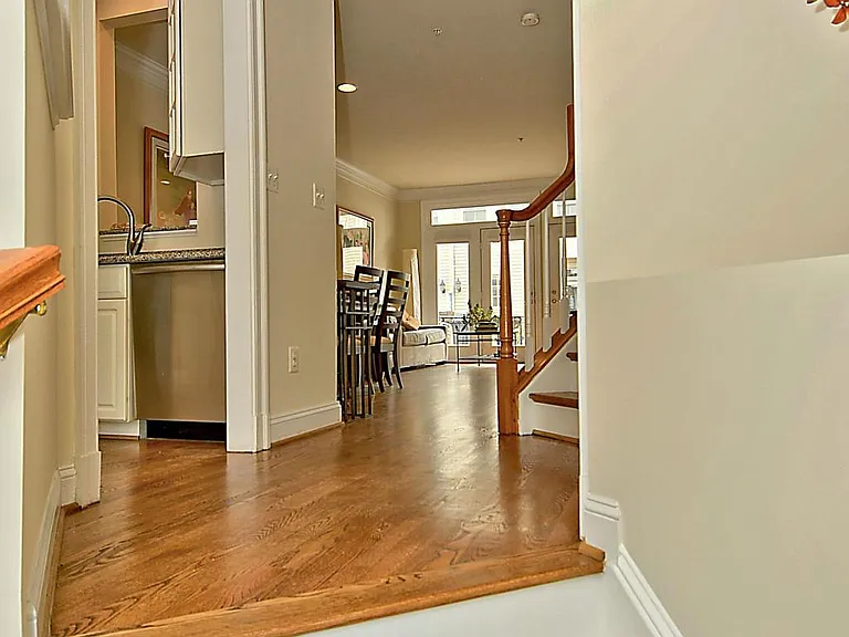 720 Battery Pl — Photo 3