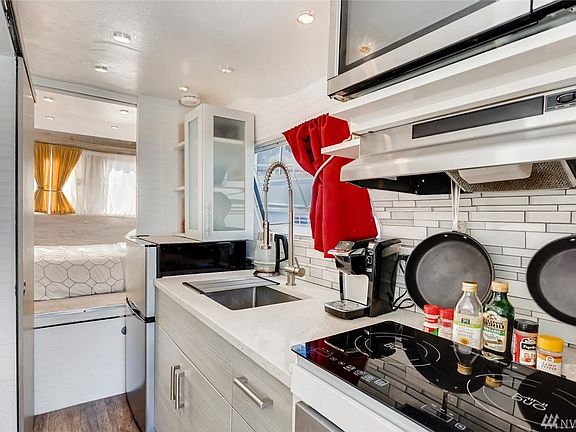 5th image of 3304 Fuhrman Ave E APT 6