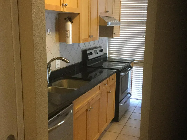 2500 S York St #201 — Photo 4
