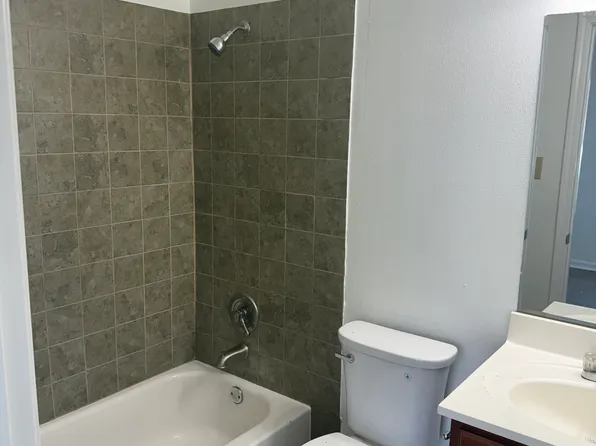 290 Meadows Dr, Destrehan, LA 70047