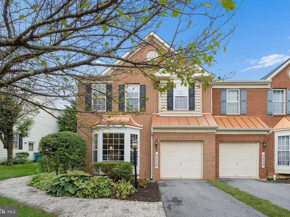 9436 Morning Walk Dr, Hagerstown, MD 21740