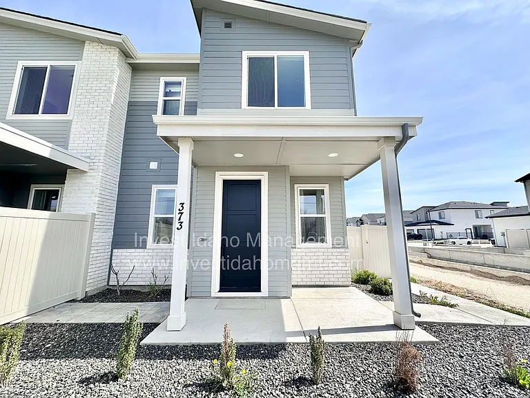373 N Stone Canyon Ln — Photo 2