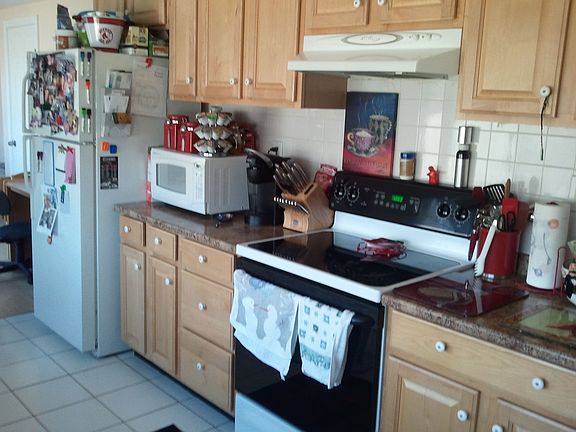 2 Full Kitchen