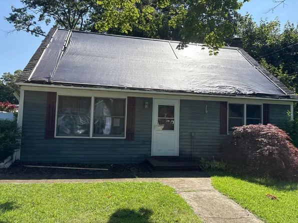 7 Wabil Rd, Miller Place, NY 11764