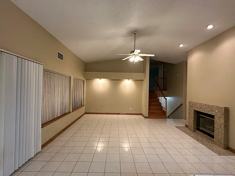 19609 Seneca Rd — Photo 3