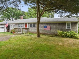 16 Oak Leaf Ln, West Dennis, MA 02670