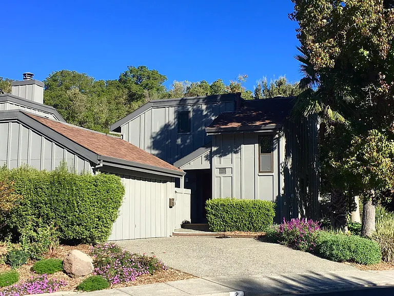 2 Sheldrake Ct — Photo 2
