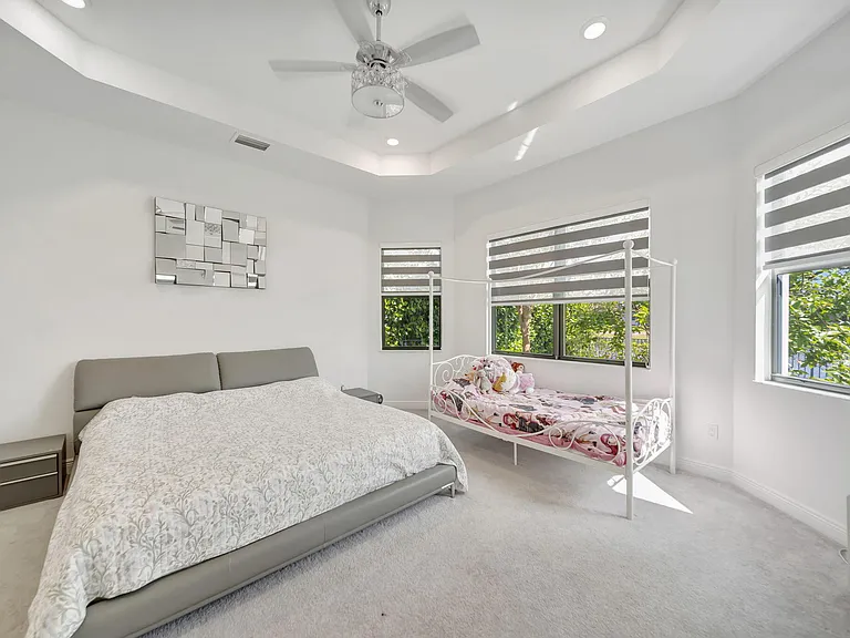 12055 Lake Trail Ln — Photo 33