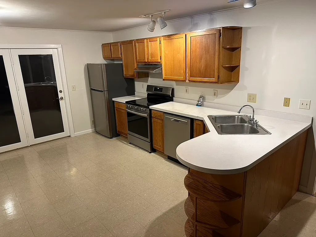 2 bed, 936 sqft, $1,350 — Photo 4