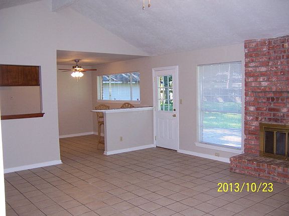 2nd image of 217 Banyan Dr